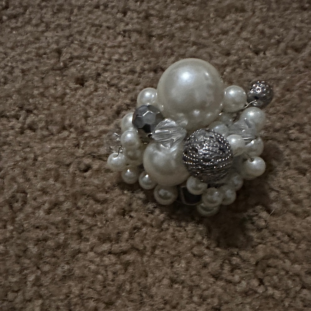 Elegant Pearl and Silver Cluster Ring